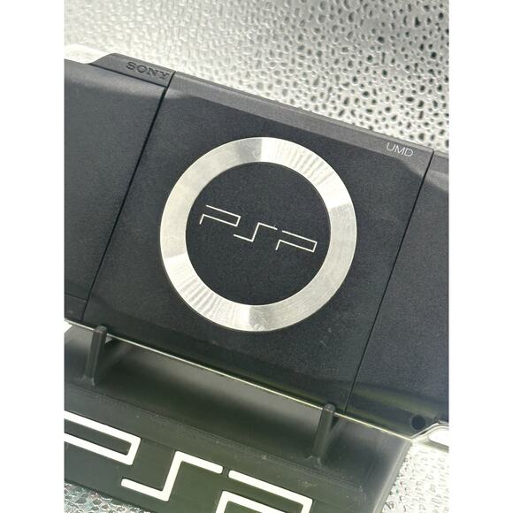 psp 1000 w/accessories & new battery - Picture 6 of 9